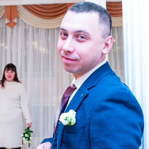 Антон Пономарев